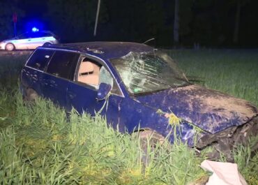 Czołowe zderzenie dwóch aut pod Krotoszynem. Jedna osoba nie żyje