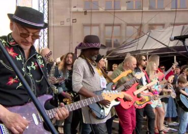 Gitarzyści pobili rekord we Wrocławiu. Pomogli m.in. muzycy Dire Straits