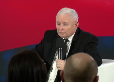 J. Kaczyński: Jeżeli utrzyma się taki stan, że młode kobiety piją tyle samo co ich rówieśnicy, to dzieci nie będzie
