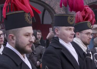 Katowice uczciły Barbórkę tradycyjną paradą z udziałem górniczej orkiestry