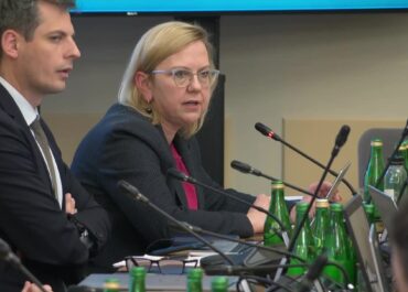 Sejmowa komisja przyjęła odręczną poprawkę Marka Suskiego do ustawy wiatrakowej. Według opozycji, zmiana to cios w perspektywy rozwoju energetyki wiatrowej