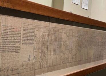 Księga śmierci”: 16-metrowy starożytny papirus znaleziony w egipskim sarkofagu odsłoniętym w Kairze