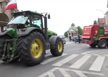 Zachodniopomorscy rolnicy zaostrzyli protest. Traktory na ulicach Szczecina