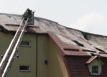 Pożar hotelu w Nałęczowie. Częściowo zawalił się dach