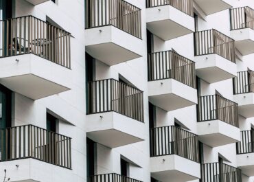 Polacy coraz częściej decydują się na najem mieszkania nie z konieczności, lecz z wyboru. Popyt na tym rynku napędzają teraz głównie imigranci ekonomiczni
