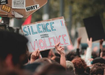 Australijczycy protestują przeciwko przemocy wobec kobiet po ataku w centrum handlowym
