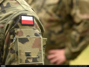 Afera korupcyjna w Wojsku Polskim: CBA i Żandarmeria Wojskowa zatrzymują trzech mężczyzn
