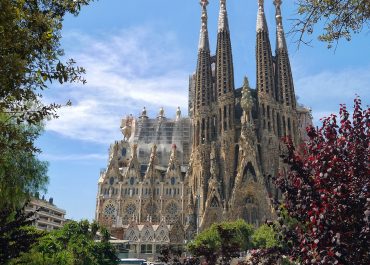 Barcelona zaostrza przepisy dla turystów. Nowe podatki i zakazy wynajmu krótkoterminowego
