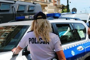 Nietrzeźwy 16-latek agresywnie zaatakował policjantów podczas interwencji