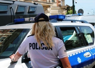 Nietrzeźwy 16-latek agresywnie zaatakował policjantów podczas interwencji