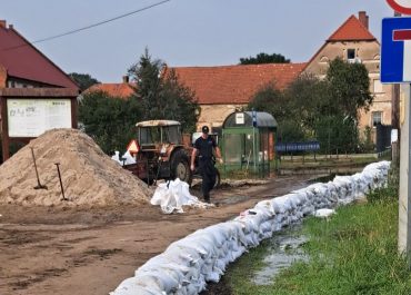 Zbiornik gigant ma uratować Wrocław. Sąsiadujący z nim mieszkańcy: jeśli walnie, czeka nas biblijny potop