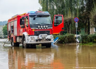 Solidarność w obliczu katastrofy. Polskie miasta ruszają z pomocą dla powodzian