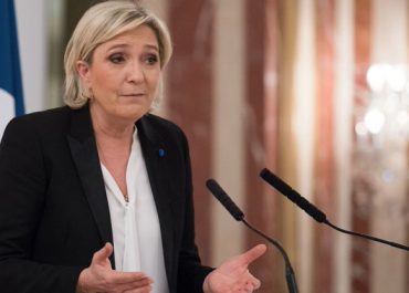 Marine Le Pen i członkowie Zjednoczenia Narodowego przed sądem za fikcyjne zatrudnienia w Parlamencie Europejskim