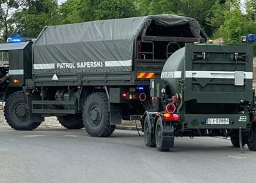 Pocisk artyleryjski przy ul. Hawelańskiej w Poznaniu. Ewakuacja mieszkańców z pobliskich bloków